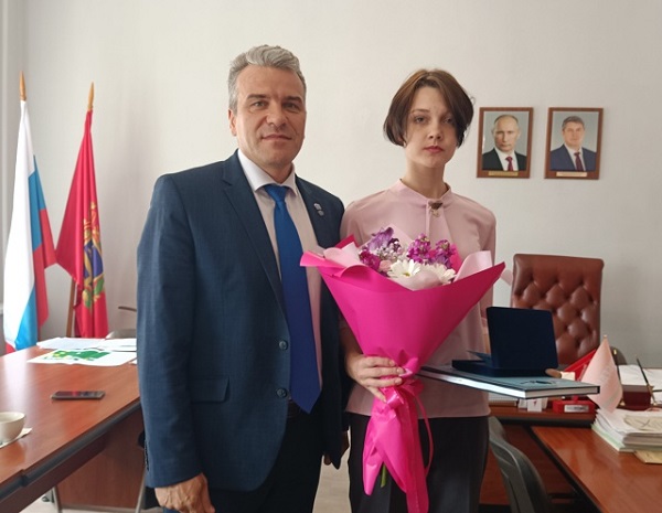 Юлия Бондаренко из Стародубского округа награждена нагрудным знаком «Отважное сердце»