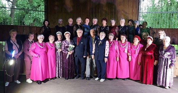 В Стародубе состоялся отчётный концерт хоровых коллективов «Душа ветерана» и «Рябинушка»