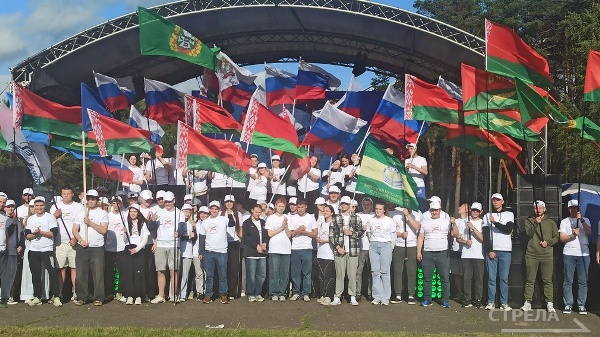 В Белоруссии открылся международный молодежный лагерь «Дружба»