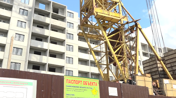 Брянцам показали квартиры для детей-сирот в доме от белорусских строителей