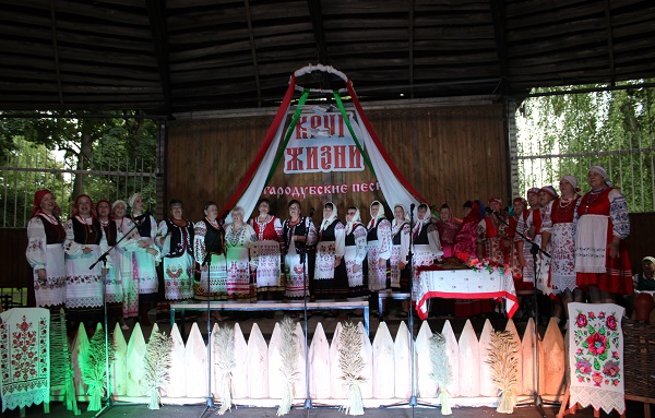 В Стародубе отметили концертом единый День фольклора