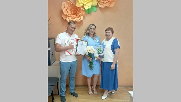 В Брасовском районе семье вручили сертификат на областной материнский капитал