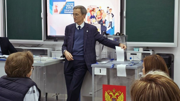 В Брянске член ЦИК Николай Левичев посетил практические занятия председателей участковых комиссии