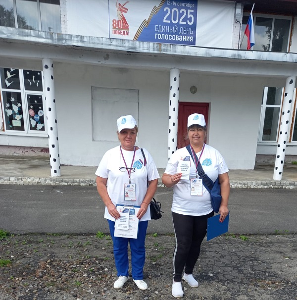 В Стародубском округе обходчики посещают избирателей