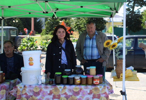 В Стародубе Спас встречают ярмаркой мёда