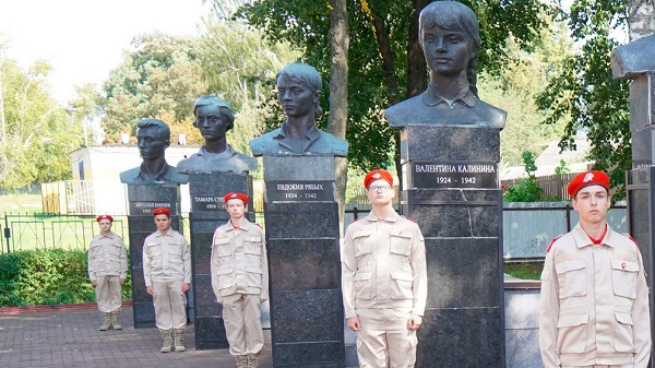 Брянский губернатор с рабочей поездкой посетил край партизанской славы – Навлю