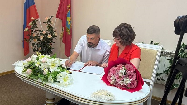 В Глинищево Брянской области боец и фельдшер «БАРС-Брянск» создали семью