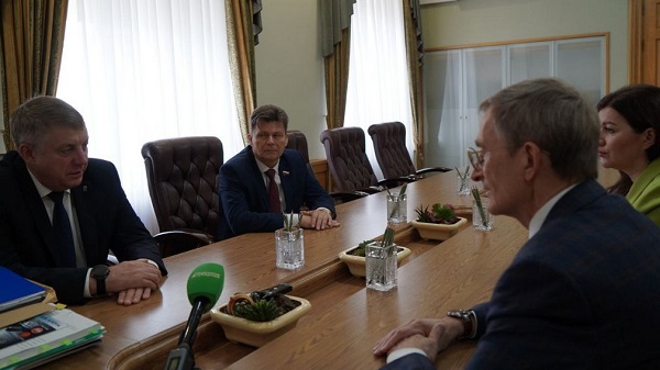 Брянский губернатор Богомаз провёл рабочую встречу с членом Центрального избиркома РФ Николаем Левичевым