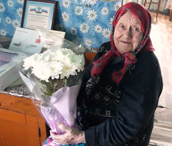 Жительницу Стародубского округа поздравил президент