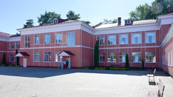 Школа №5 города Унеча Брянской области отметила свой 90-летний юбилей