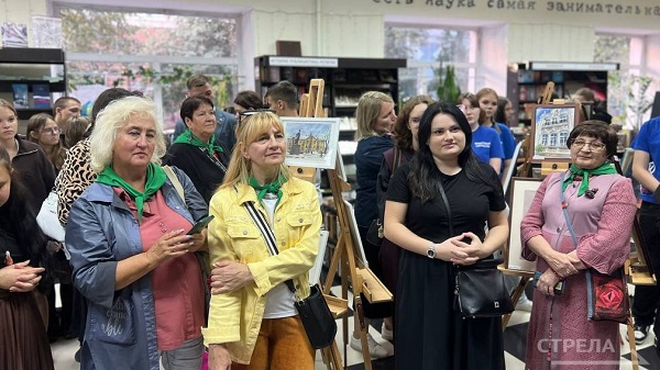 В «Брянсккниге» проходит выставка молодых художников