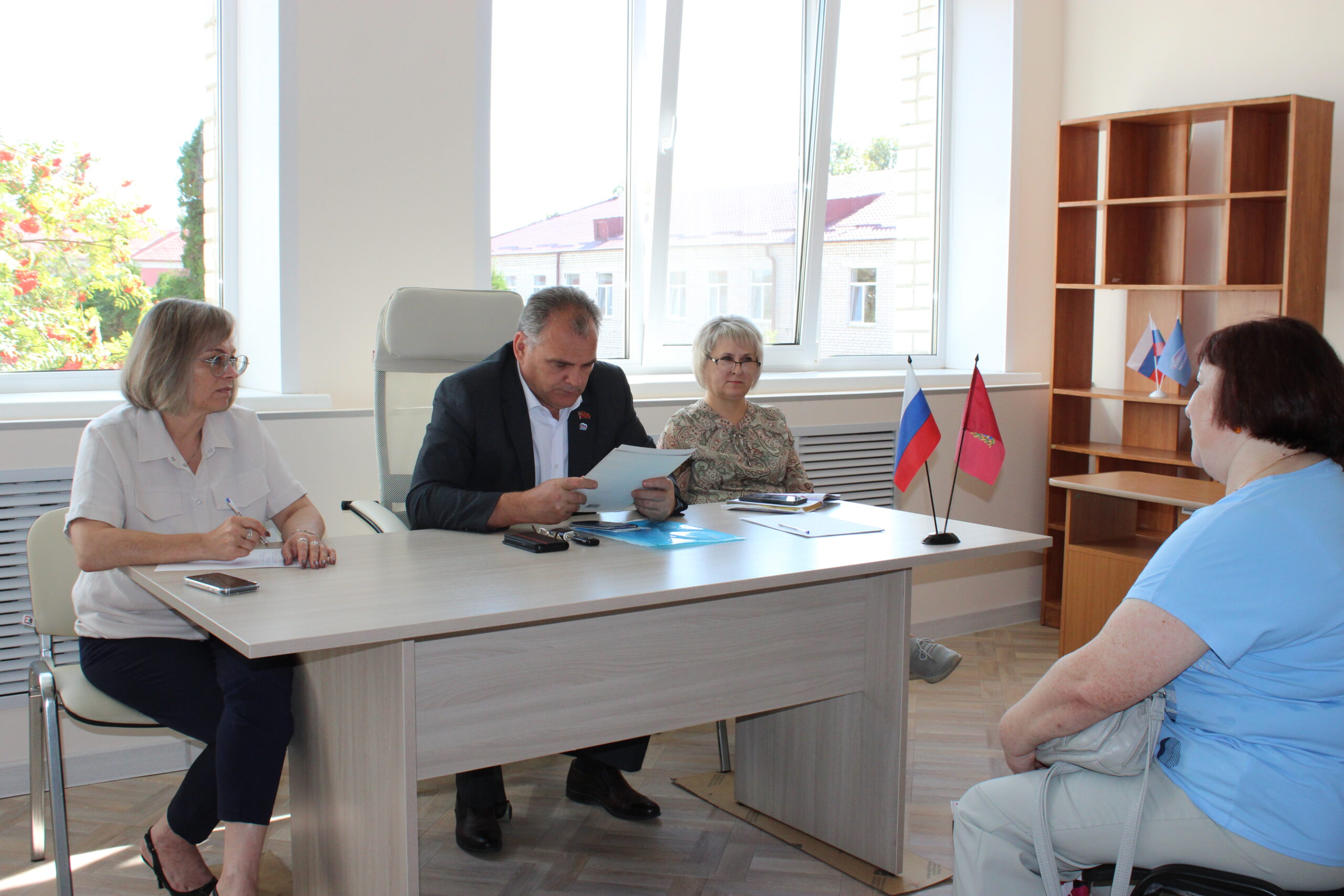 В Стародубе прошёл приём граждан депутатом Брянской облдумы Юрием Никифоровым