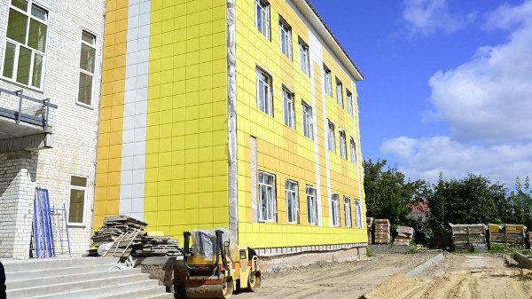 В брянском Сураже строят новую школу на 500 мест