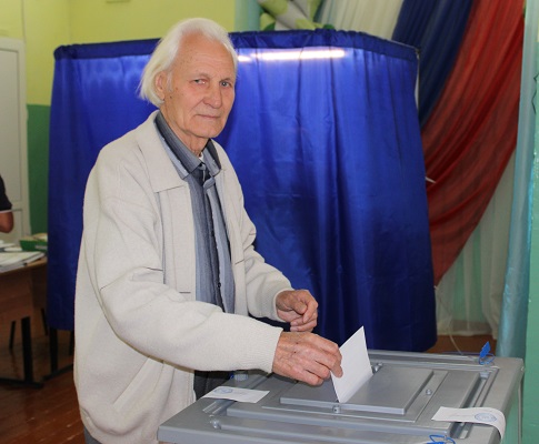 Стародубский общественник Владимир Лужков всегда приходит на выборы