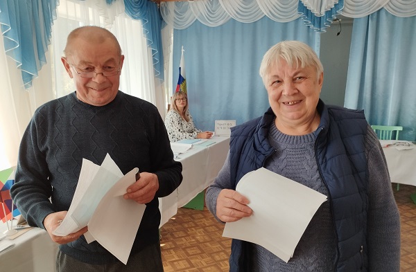 Супруги Приставко из Стародуба всегда голосуют на выборах