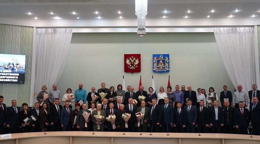 В Брянске чествовали работников дорожного хозяйства
