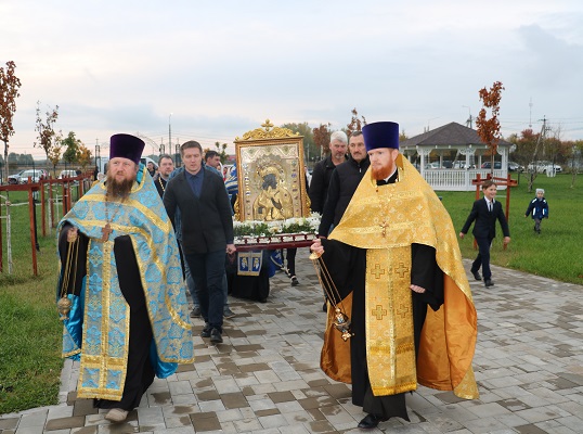 В Меленске встретили чудотворную икону Божией Матери «Феодоровская»