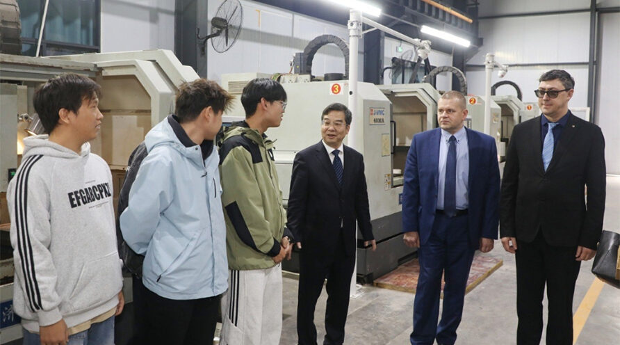 Университет Брянска будет сотрудничать с колледжем Китая