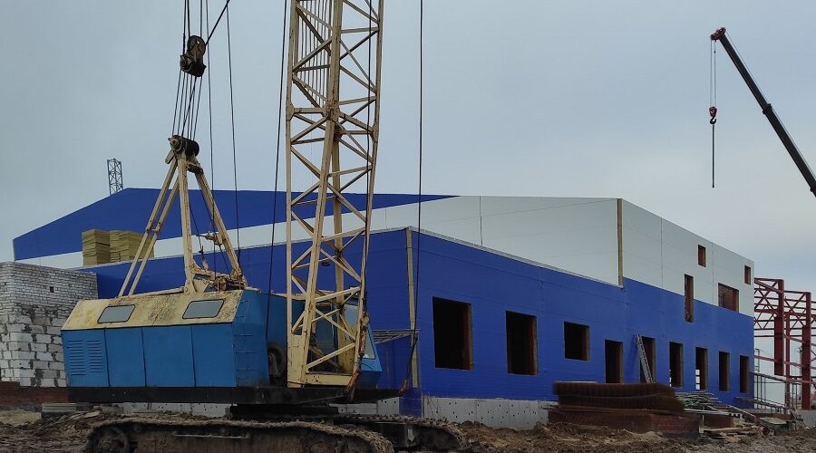 В Трубчевском районе Брянской области строится современный спорткомплекс с бассейном