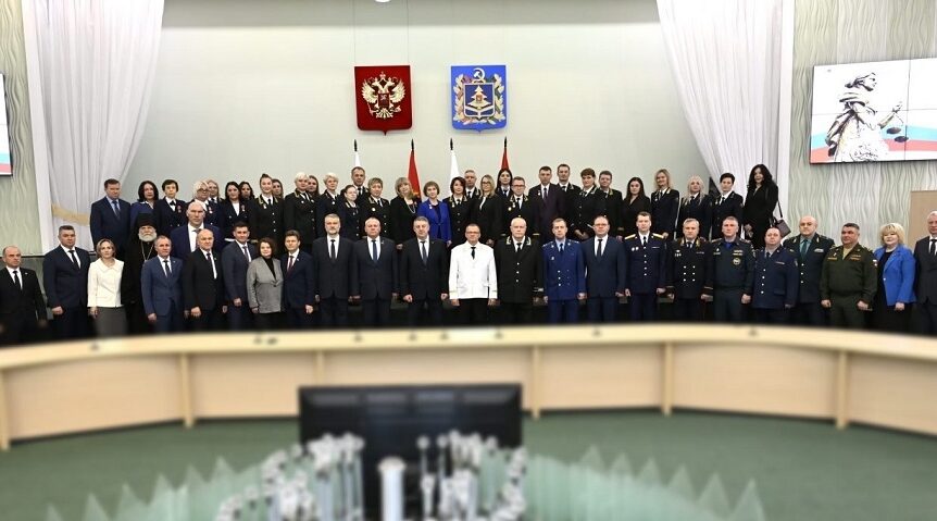 Губернатор Богомаз поздравил брянских судей с профессиональным праздником