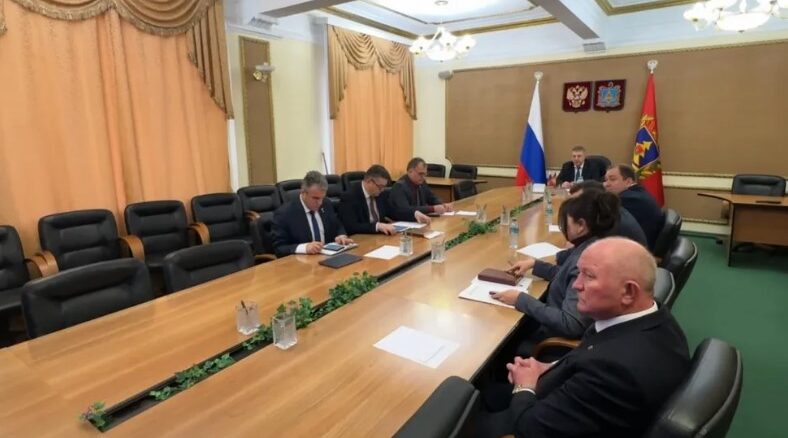 Брянский губернатор Александр Богомаз и его заместители смотрят «Итоги года с Владимиром Путиным»