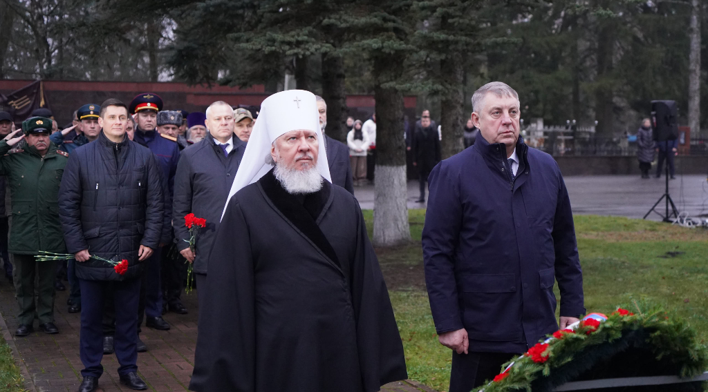 Брянский губернатор Александр Богомаз почтил память Неизвестного Солдата