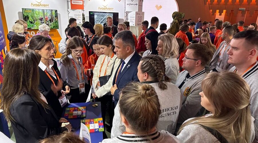 Брянская делегация на форуме #МыВместе посетила «Площадь добрых дел»