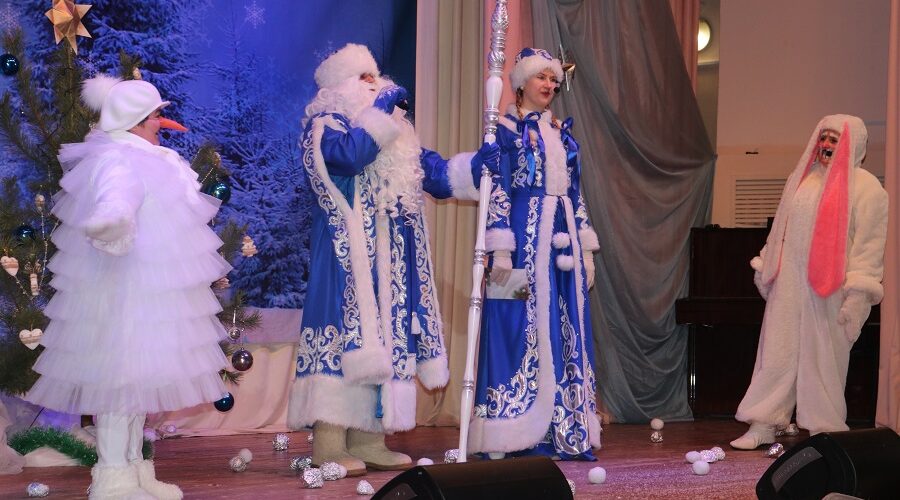 Для стародубских ребят устроили новогодний праздник