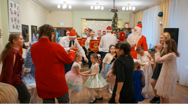 Брянские росгвардейцы присоединились к акции Росгвардии «Дед Мороз специального назначения»