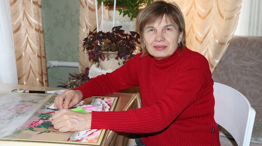 Людмила Левченко из Стародубского округа отмечает День волонтёра