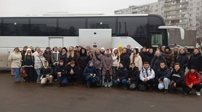 Стародубские активисты «Движения Первых» отправились в гости к Деду Морозу