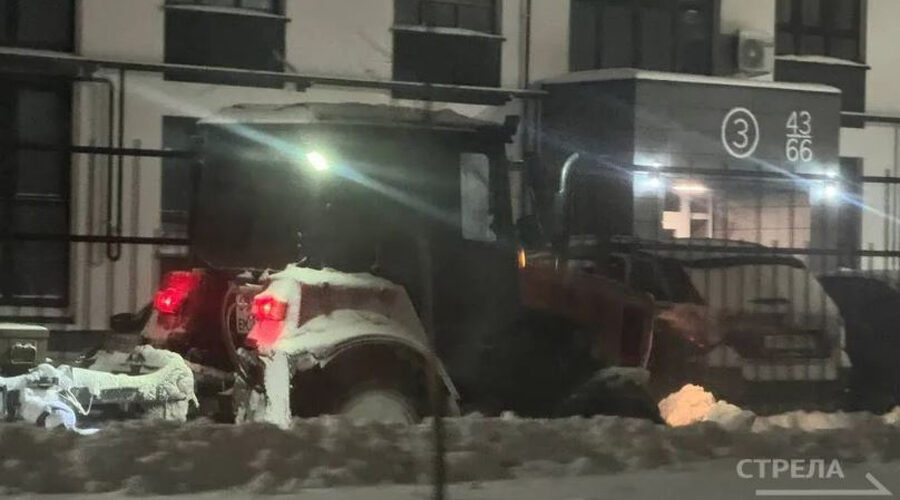 В Брянске со снегом боролись всю ночь