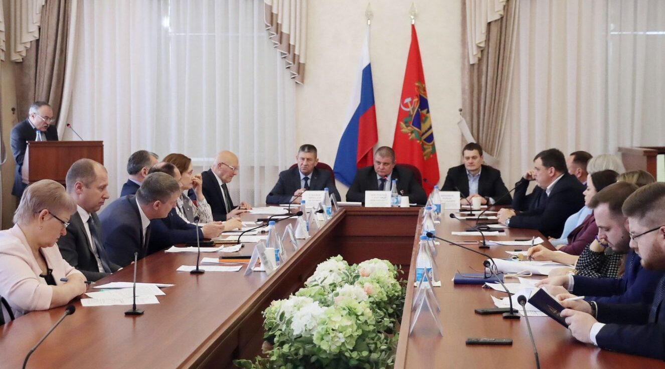 В Брянске обсудили развитие спорта и волонтёрства в регионе