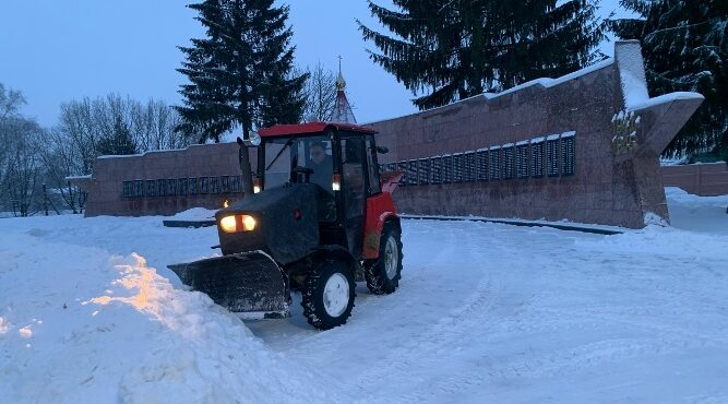 В Стародубе не прекращаются усилия по устранению последствий снегопада  