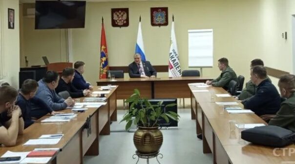 Участники проекта «Брянские герои» встретились с Героем РФ Александром Постоялко