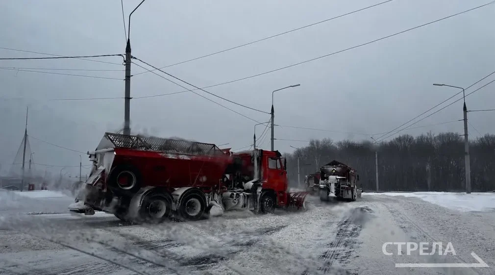 В Брянской области продолжается уборка снега