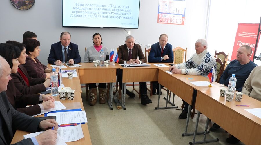 В Стародубе обсудили кадровый вопрос в сфере АПК