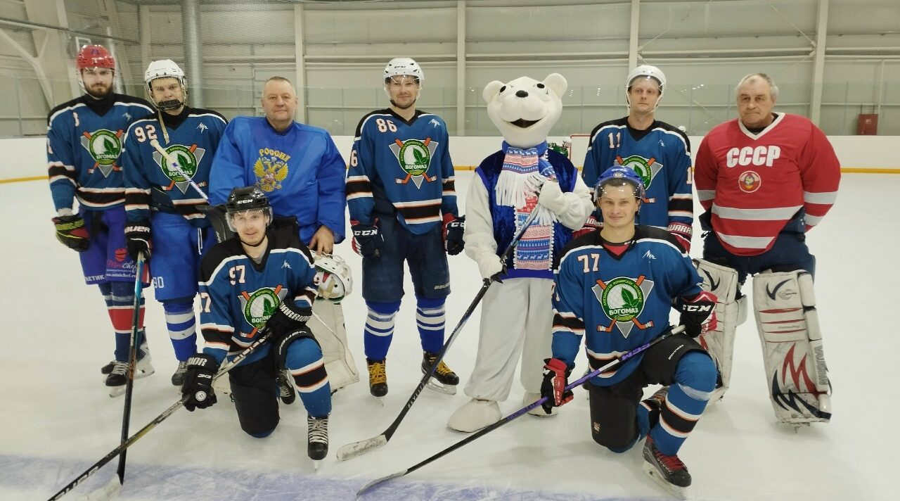 В Стародубе проходит памятный турнир по хоккею