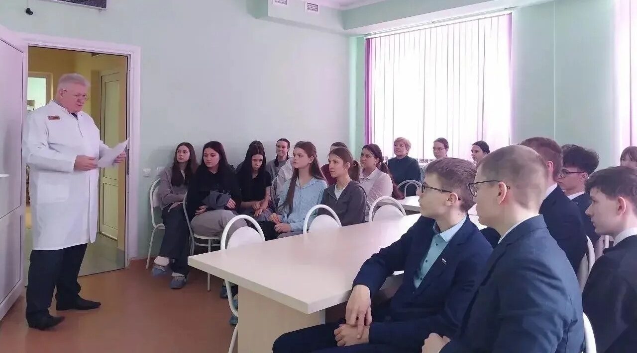 В Стародубе провели экскурсию для будущих врачей