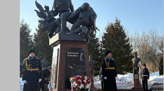 В Брянске отдали дань уважения памяти десантников 6-й роты