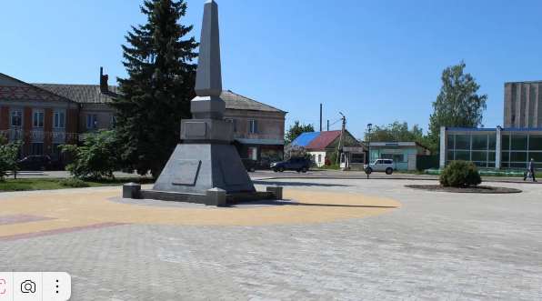 В Клетне по нацпроекту благоустраивают сквер Славы