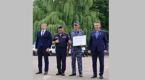 Правительство Брянской области передало Росгвардии ключи от 10 автомобилей