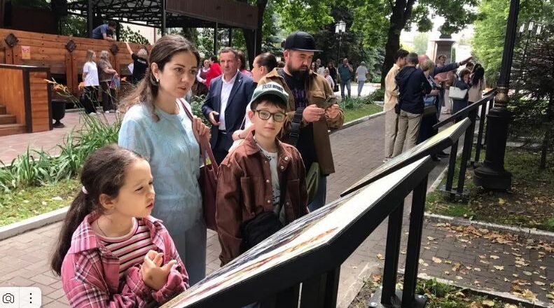 В Брянске открылась мультимедийная выставка «Парк, который учит слушать»