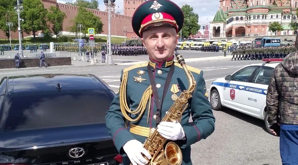 Стародубчанин Артем Чмут 11 лет посвятил службе в военном оркестре