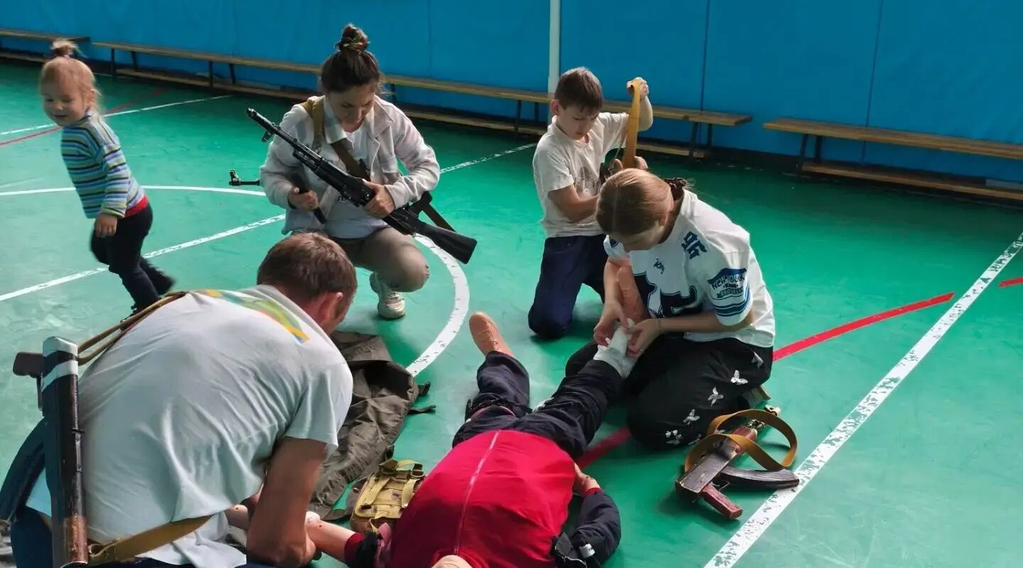 Брянская команда «Заря» поборется за победу в финале Всероссийской «Семейной зарницы» в Волгограде