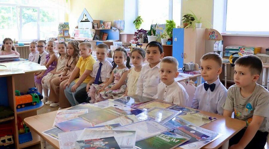 Глава Брянщины поздравил с праздником работников дошкольных учреждений