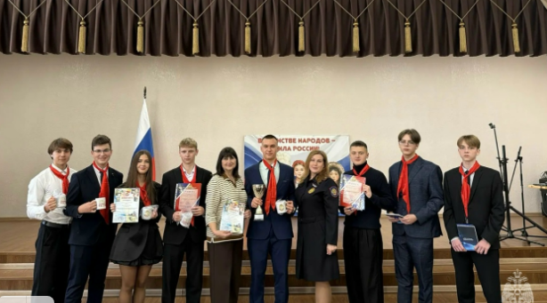 Клинцовская дружина юных пожарных «ФАКЕЛ» — в тройке лучших в Центральном федеральном округе